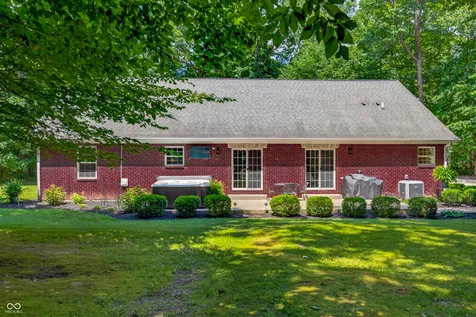 7197 E Pine Needle Lane Morgantown IN 46160