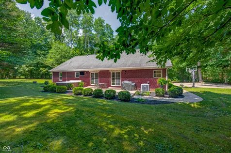 7197 E Pine Needle Lane Morgantown IN 46160
