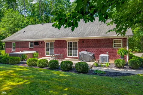 7197 E Pine Needle Lane Morgantown IN 46160