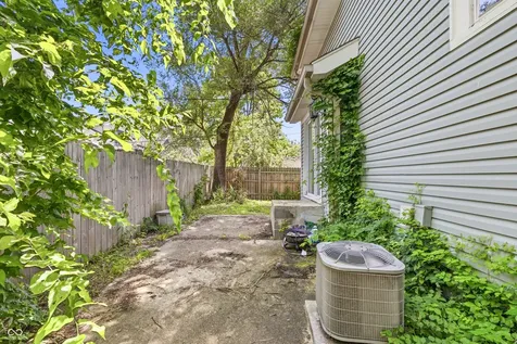 247 N Oakland Avenue Indianapolis IN 46201