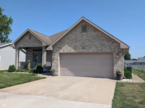 628 E 8th Street Rushville IN 46173