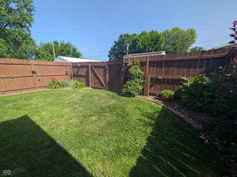628 E 8th Street Rushville IN 46173