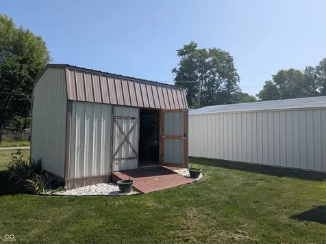 628 E 8th Street Rushville IN 46173
