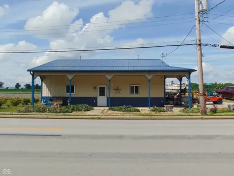 922 E Main Street Jamestown IN 46147