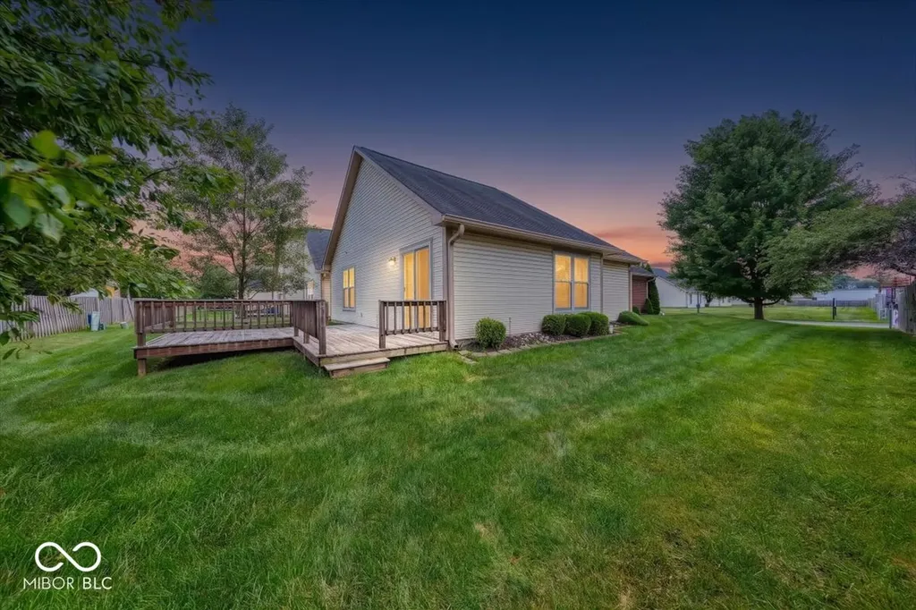 2047 Heritage Commons Lane Indianapolis IN 46219