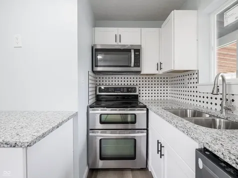 2643 Eagledale Drive Indianapolis IN 46222