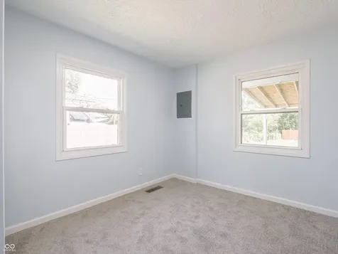 2643 Eagledale Drive Indianapolis IN 46222