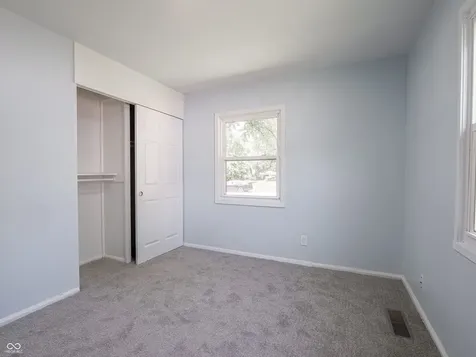 2643 Eagledale Drive Indianapolis IN 46222