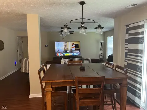 6818 Decatur Ridge Indianapolis IN 46221