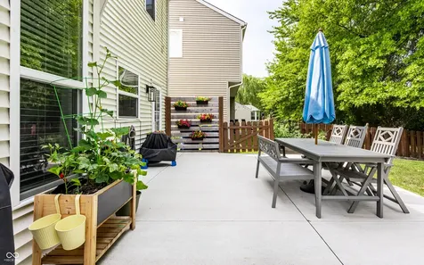 13044 W Elster Way Fishers IN 46037