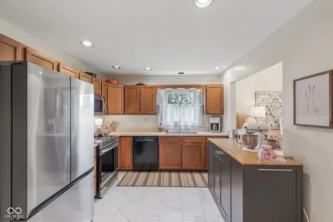 1046 Peppermill Run Greenwood IN 46143