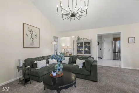 1046 Peppermill Run Greenwood IN 46143