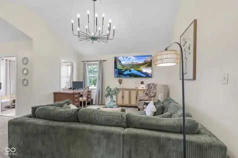 1046 Peppermill Run Greenwood IN 46143