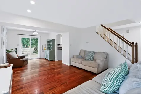 8245 Maple Leaf Court Indianapolis IN 46268