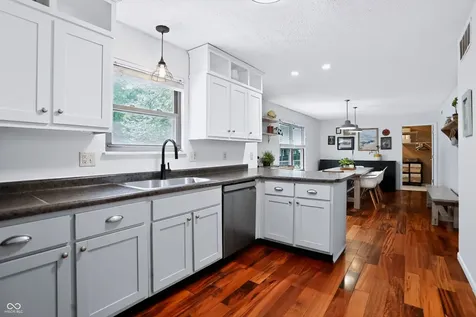 8245 Maple Leaf Court Indianapolis IN 46268