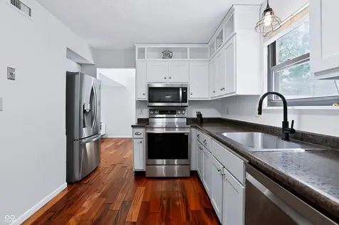 8245 Maple Leaf Court Indianapolis IN 46268