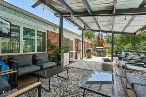 6736 Grosvenor Place Indianapolis IN 46220
