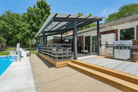 6736 Grosvenor Place Indianapolis IN 46220