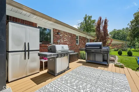 6736 Grosvenor Place Indianapolis IN 46220