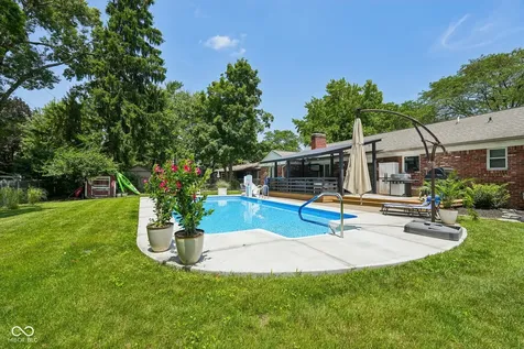 6736 Grosvenor Place Indianapolis IN 46220