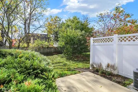 4059 Weston Pointe Drive Zionsville IN 46077
