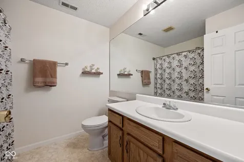 8203 Lake Tree Lane Indianapolis IN 46217