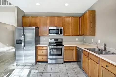 4059 Weston Pointe Drive Zionsville IN 46077
