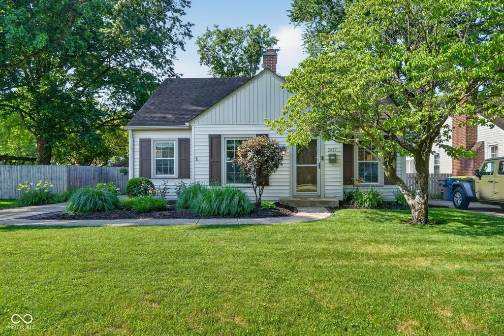 2417 Baur Drive Indianapolis IN 46220