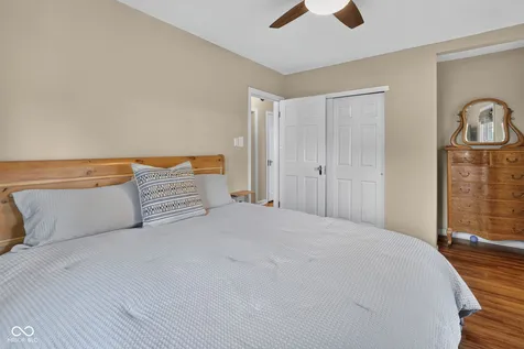 2417 Baur Drive Indianapolis IN 46220
