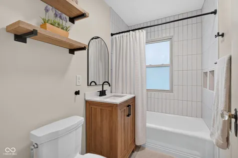 2417 Baur Drive Indianapolis IN 46220