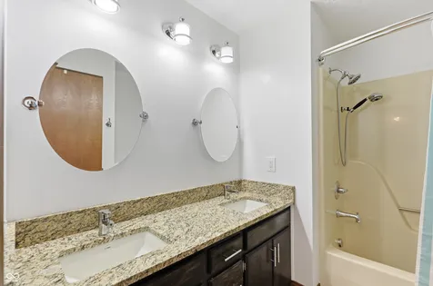 2347 Quiet Court Indianapolis IN 46239