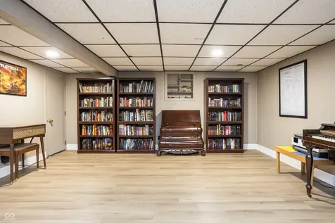 5905 W 30th Street Indianapolis IN 46224