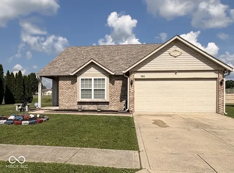 901 Nicole Way Whiteland IN 46184