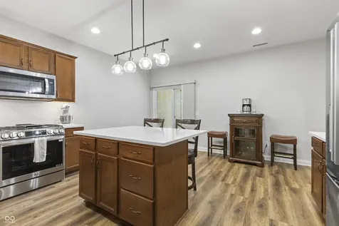 6691 Beekman Place Zionsville IN 46077