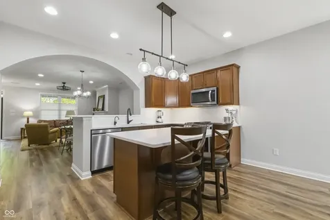 6691 Beekman Place Zionsville IN 46077