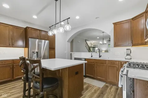 6691 Beekman Place Zionsville IN 46077