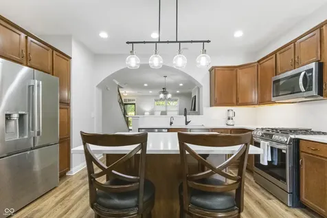 6691 Beekman Place Zionsville IN 46077