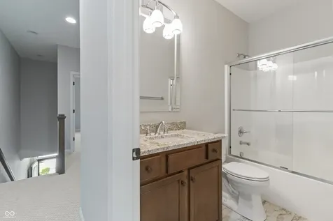 6691 Beekman Place Zionsville IN 46077