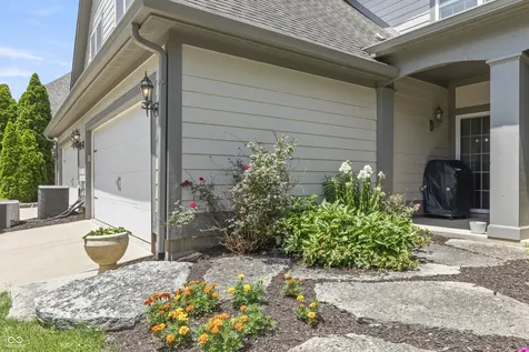6691 Beekman Place Zionsville IN 46077