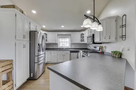 6125 E Edgewood Indianapolis IN 46237