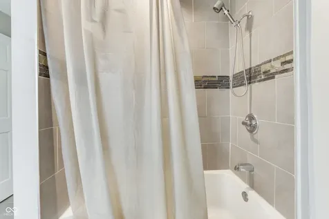 6125 E Edgewood Indianapolis IN 46237