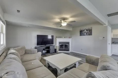 6125 E Edgewood Indianapolis IN 46237