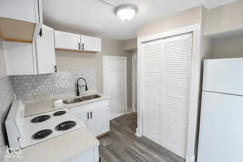 2626 E Brookside Avenue Indianapolis IN 46218