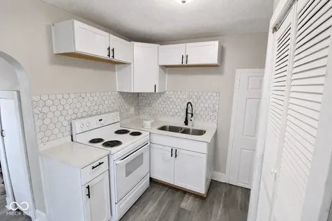 2626 E Brookside Avenue Indianapolis IN 46218