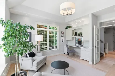 11180 Hawthorn Ridge Fishers IN 46037