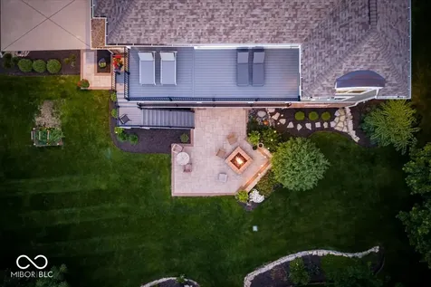 11180 Hawthorn Ridge Fishers IN 46037
