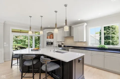 11180 Hawthorn Ridge Fishers IN 46037
