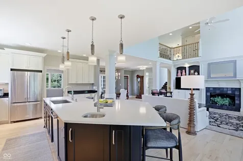 11180 Hawthorn Ridge Fishers IN 46037