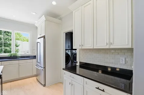 11180 Hawthorn Ridge Fishers IN 46037