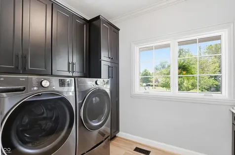11180 Hawthorn Ridge Fishers IN 46037